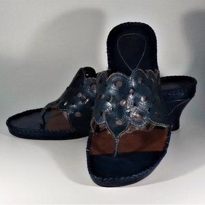 Clarks Artisan Leather Wedge Thong Sandal SZ 9